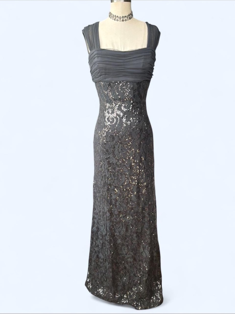 Ralph Lauren Elegant Gray Lace Evening Gown - Sleeveless Ruched Bodice